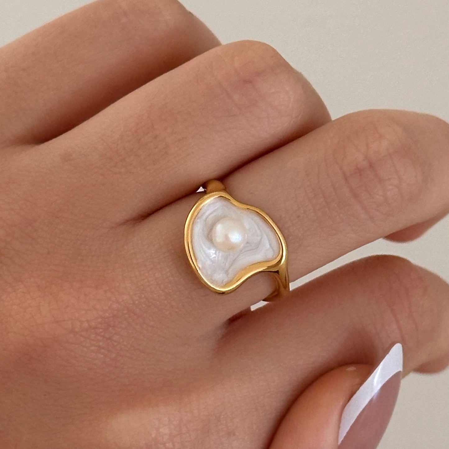 LIANA PEARL RING