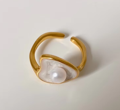 LIANA PEARL RING